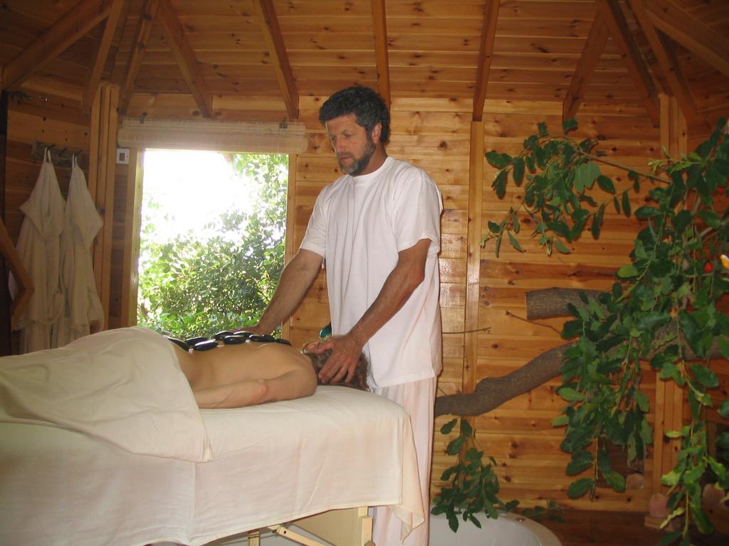 Spa In The Woods - B&B In Амирим Екстериор снимка